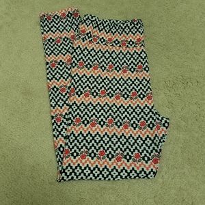 ⭐️4 x $20 Lularoe Black, Red Leggings T & C Sz 12-18